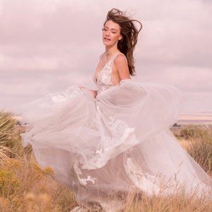 Willowby Galatea, Size 12
